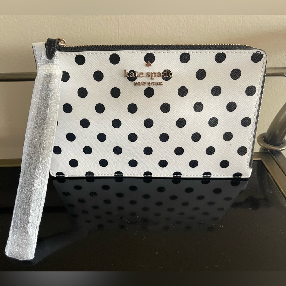 BNWT Kate Spade ♠️ Staci dotdotdot Wristlet